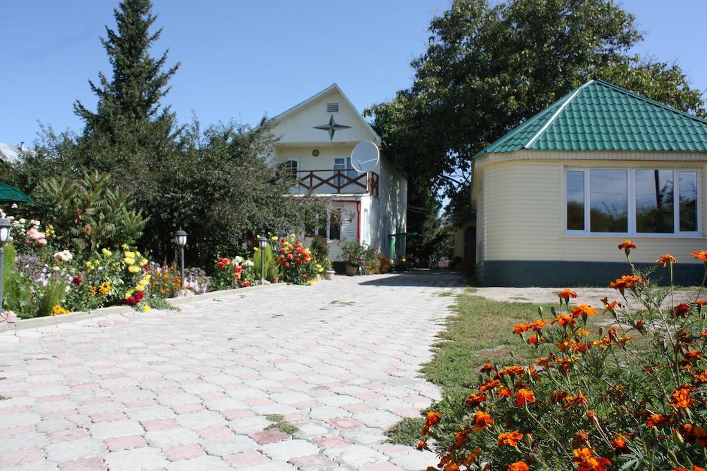 Jamilya'S B&B Guest House Karakol Eksteriør bilde